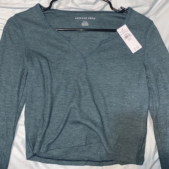 NWT American Eagle Cropped long sleeve knotch t-shirt - Picture 6 of 7
